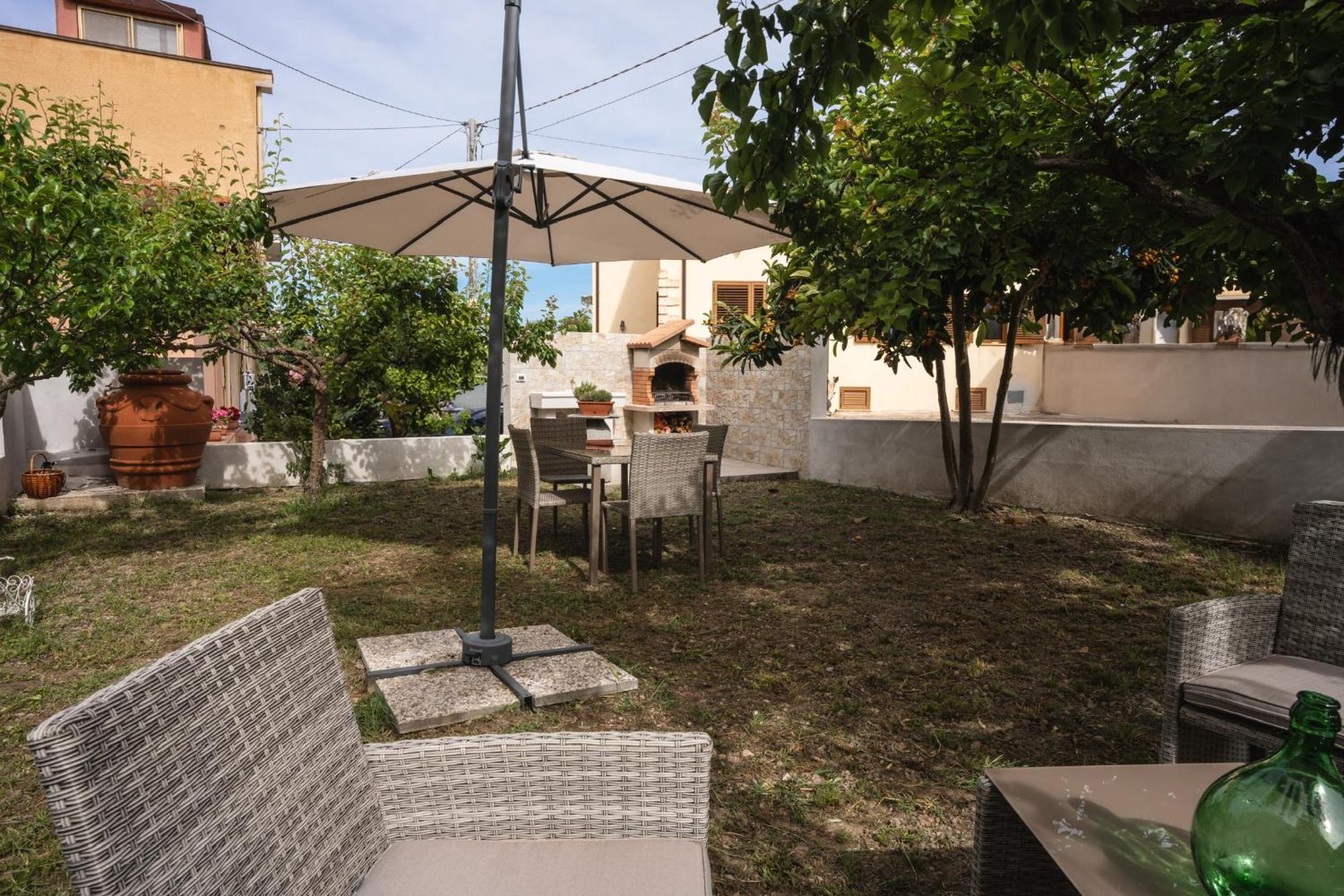 Alessandra'S Apartment Sassari Ngoại thất bức ảnh